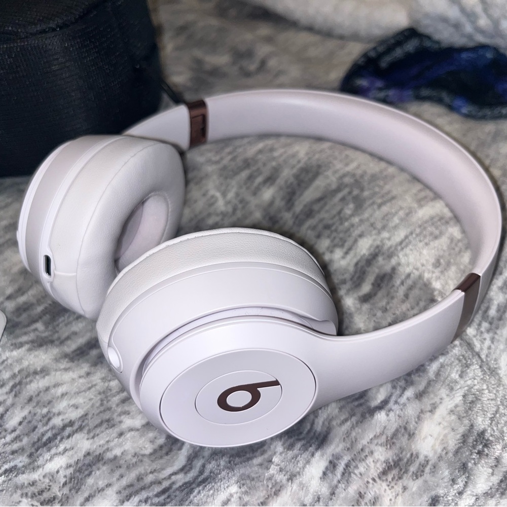 Beats Solo 4- pink